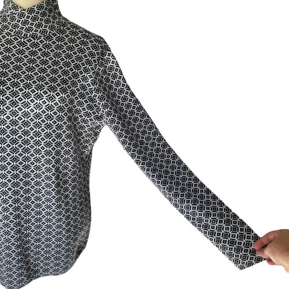 Duluth Trading Mock Neck Blue White Geometric Print Tunic Top Sweater Women Sz M - Picture 6 of 7